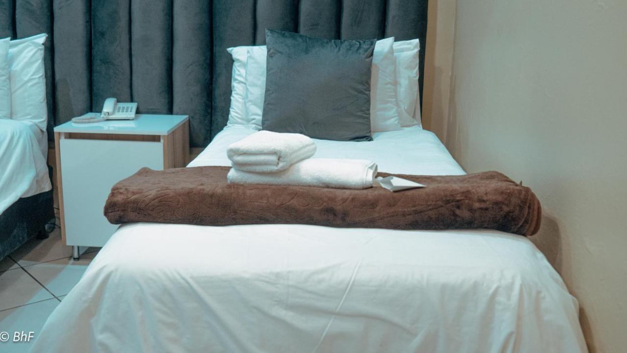 Henry George Guest House Pretoria-Noord Kültér fotó